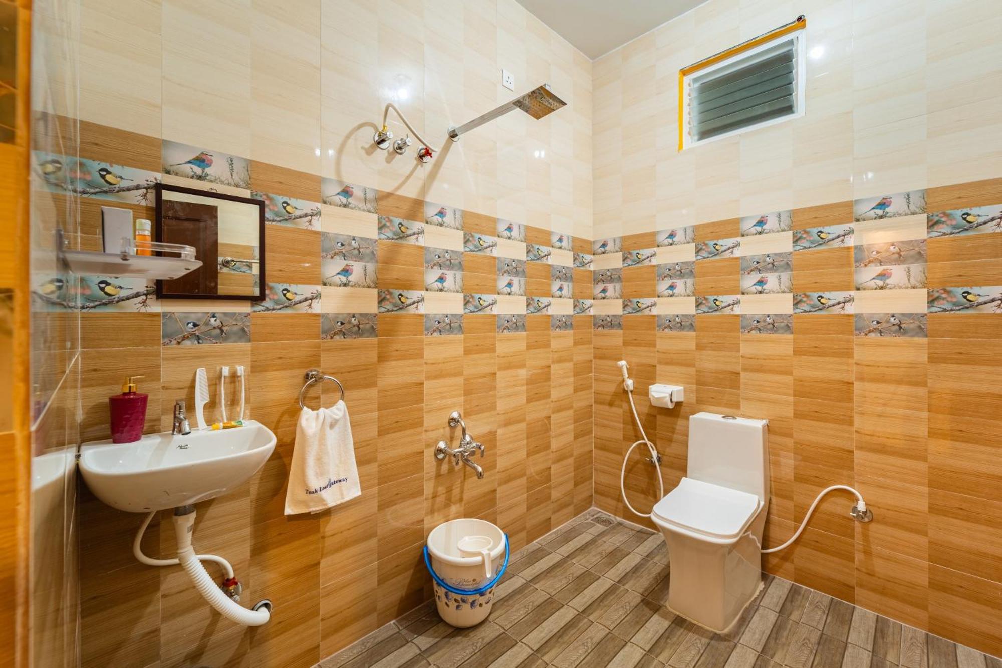 Teak Leaf Gateway Villa With Swimming Pool Indoor Games Kālapettai Exterior foto